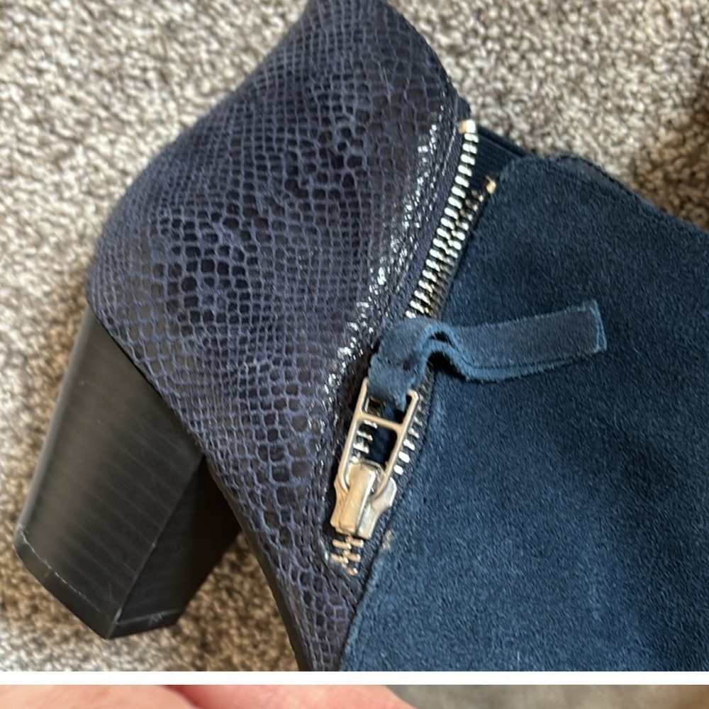Vionic Anne Leather Zip Booties